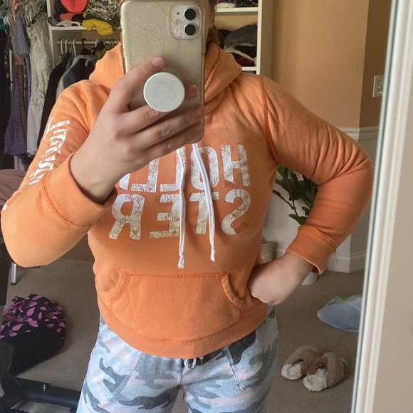 Like new Orange Hollister Sweatshirt - Picture 5 of 6